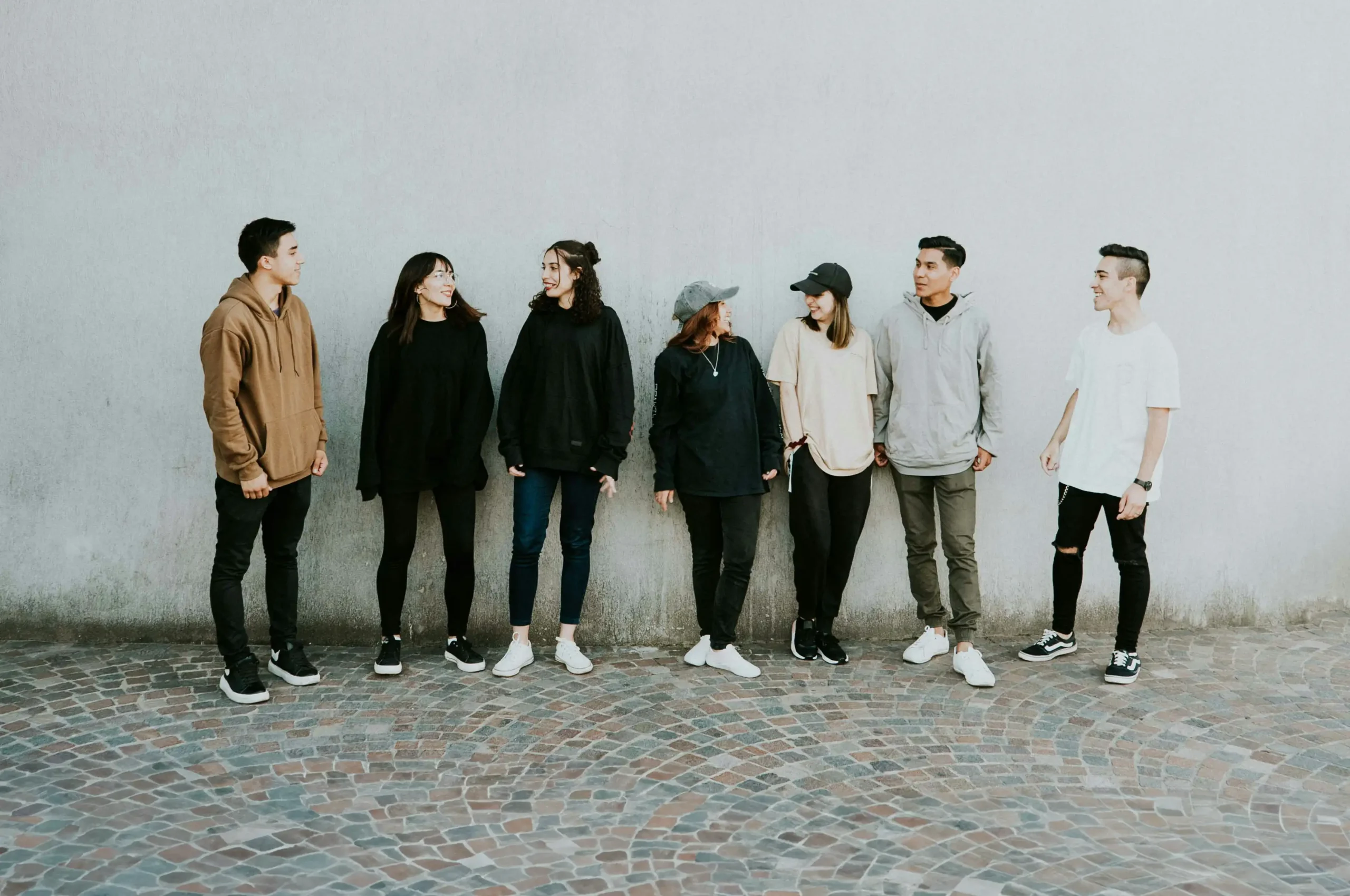 Stichting JWA biedt kwetsbare jongeren begeleiding en ondersteuning om hun talenten te ontdekken en zelfvertrouwen op te bouwen.